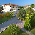 Курортный комплекс Portes