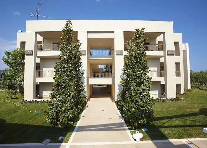 Portes Nea Poteidaia