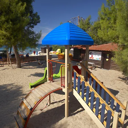 Üdülőközpont Portes 4*